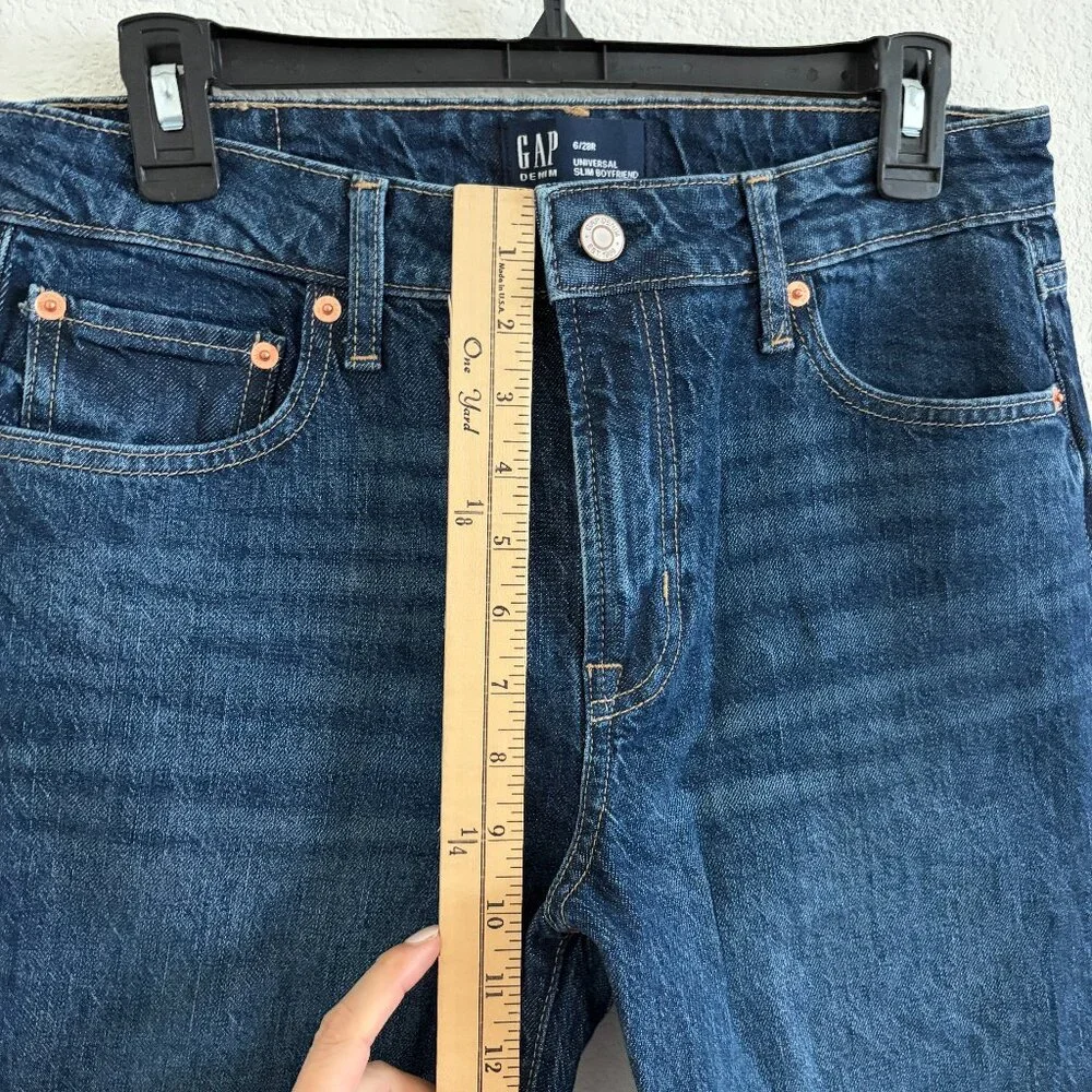 GAP Jean- Universal Slim Boyfriend Womens Size 6/28R Dark Wash Denim High-Rise